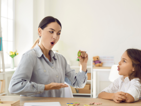 How Child Speech Therapy in Abu Dhabi Helps with Articulation Disorders